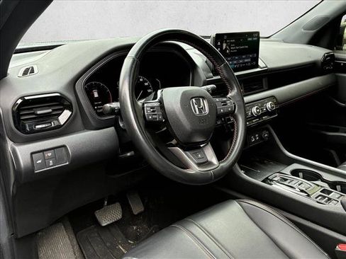Used 2024 Honda Pilot TrailSport image 10