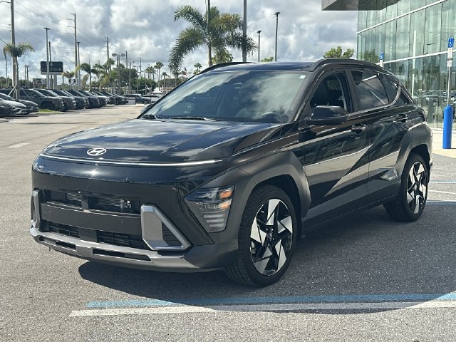 Used 2025 Hyundai Kona Limited FWD image 2
