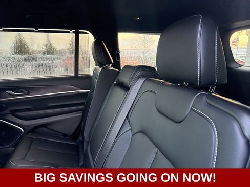 New 2025 Jeep Grand Cherokee L Limited w/ Luxury Tech Group II image 39