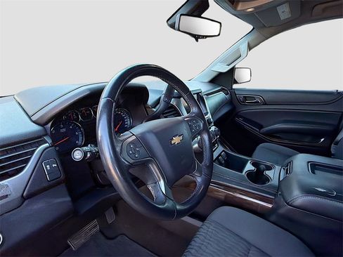 Used 2017 Chevrolet Suburban LS image 7
