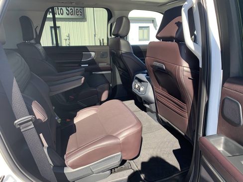 Used 2025 Ford Expedition Platinum w/ Platinum Ultimate Package image 30