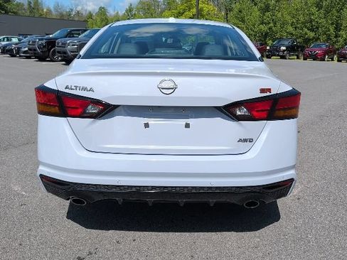 Used 2025 Nissan Altima 2.5 SR AWD/4WD image 4
