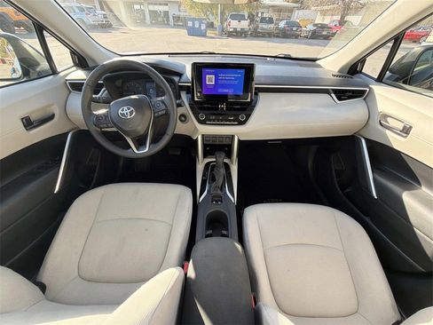 Used 2024 Toyota Corolla Cross LE image 22