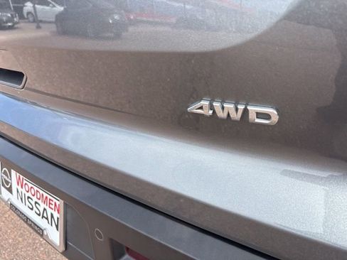 Used 2022 Nissan Pathfinder S image 13