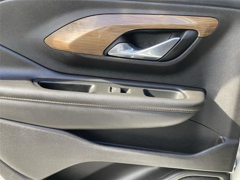 Used 2018 GMC Terrain SLE image 30