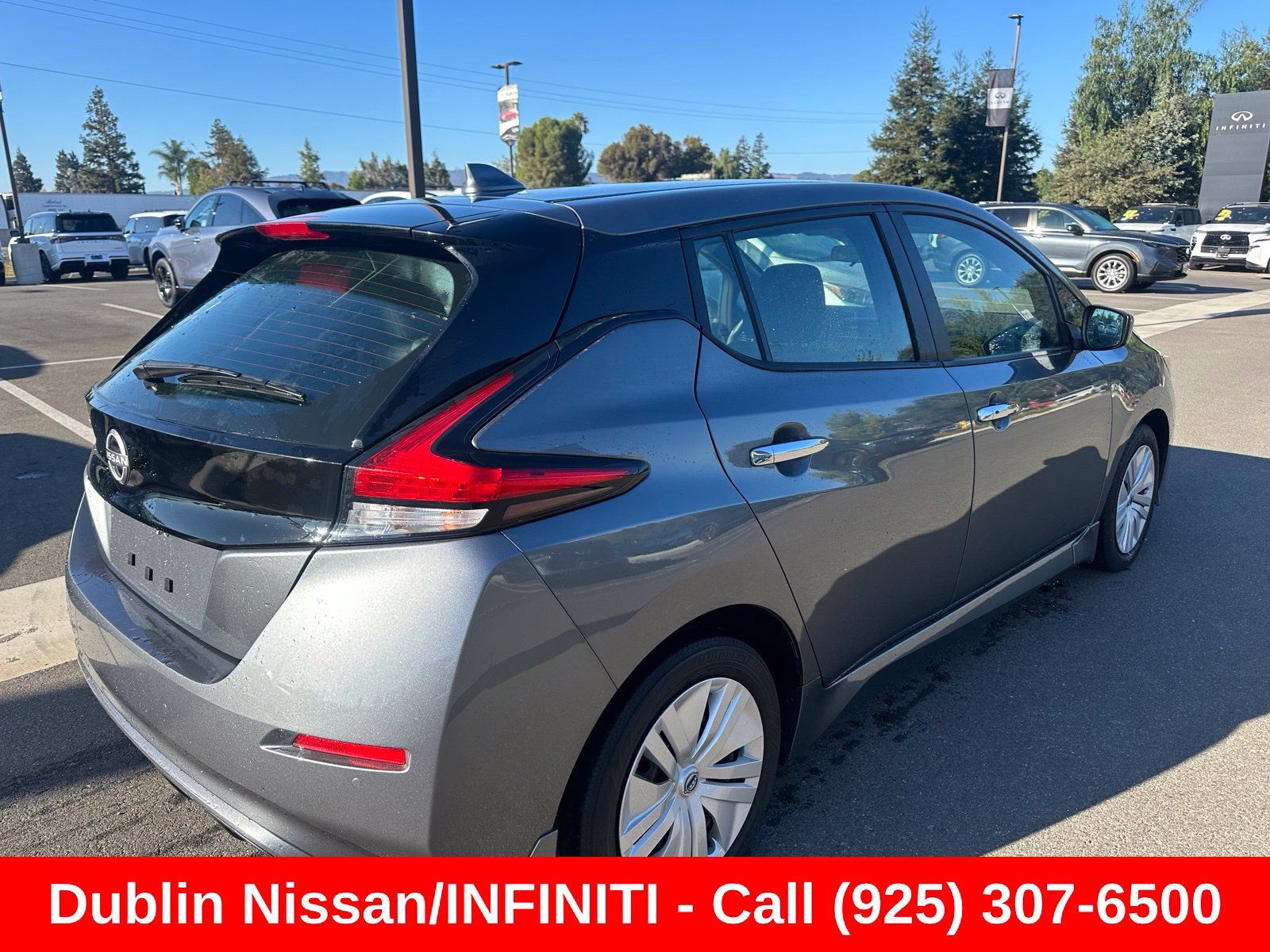 Used 2025 Nissan Leaf S FWD image 3