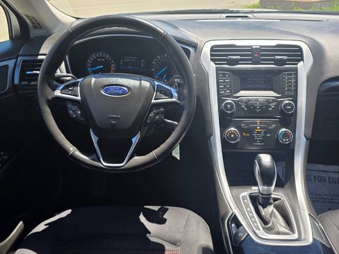 Used 2013 Ford Fusion SE FWD image 11