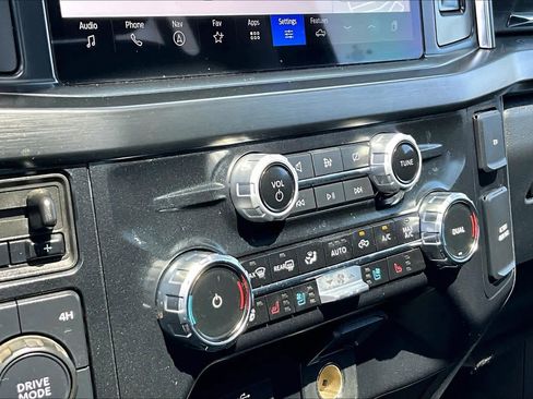 Used 2024 Ford F250 Lariat w/ Sport Appearance Package image 31