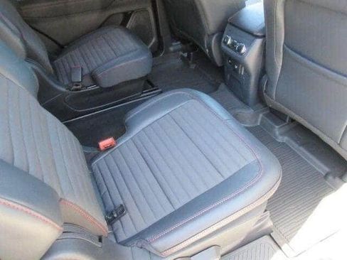 New 2026 Ford Explorer ST-Line w/ ST-Line Street Pack RWD image 19
