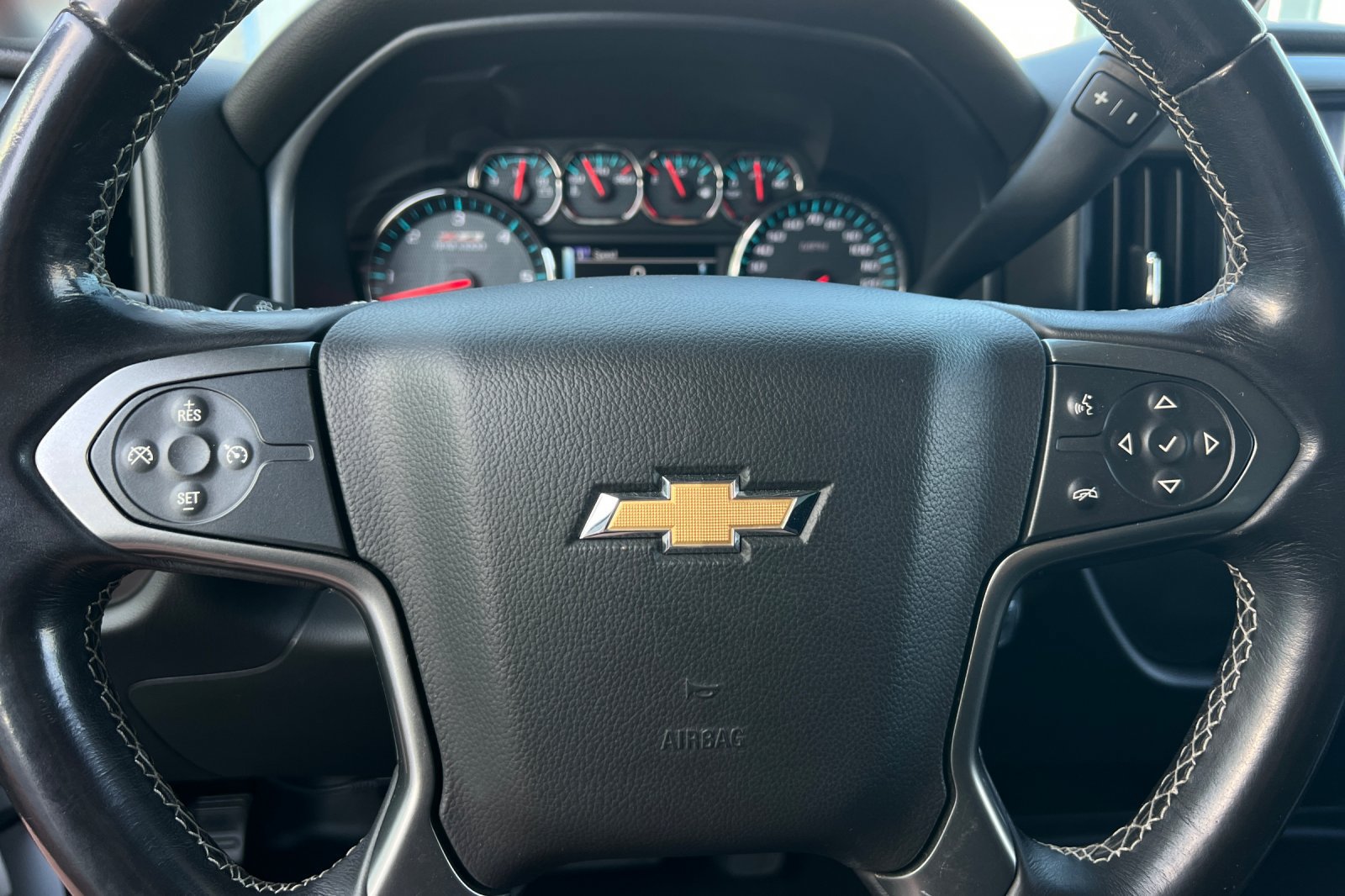 Used 2018 Chevrolet Silverado 1500 LT w/ All Star Edition AWD/4WD image 28