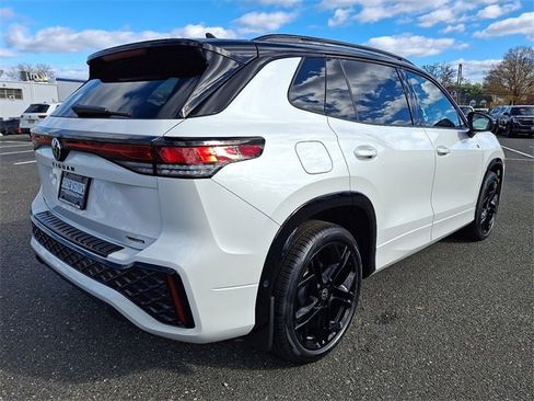 New 2026 Volkswagen Tiguan SE R-Line image 4