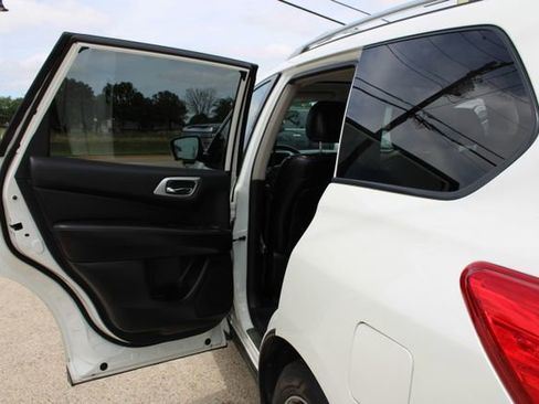 Used 2020 Nissan Pathfinder Platinum w/ Cargo Package FWD image 40