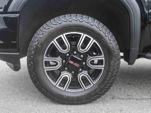 Used 2022 GMC Sierra 2500 AT4 w/ AT4 Premium Plus Package image 9