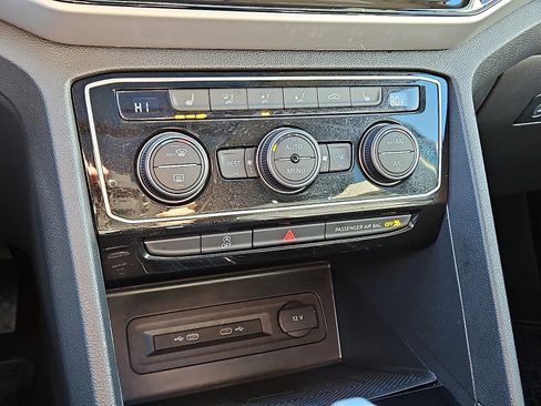 Certified 2023 Volkswagen Atlas SE w/ Panoramic Sunroof Package image 15