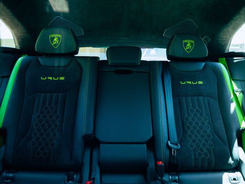 Used 2024 Lamborghini Urus S AWD/4WD image 6