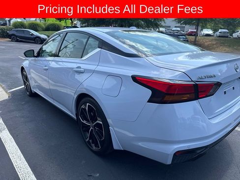 Used 2025 Nissan Altima 2.5 SR w/ SR Premium Package FWD image 4