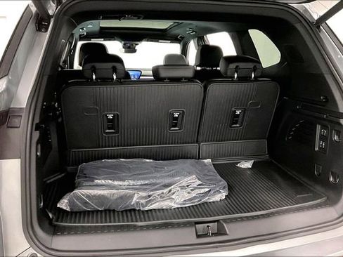 Used 2025 Buick Enclave Avenir w/ Super Cruise Package image 42