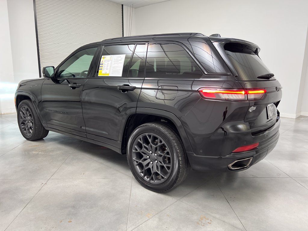 Used 2025 Jeep Grand Cherokee Summit w/ Obsidian Package AWD/4WD image 6