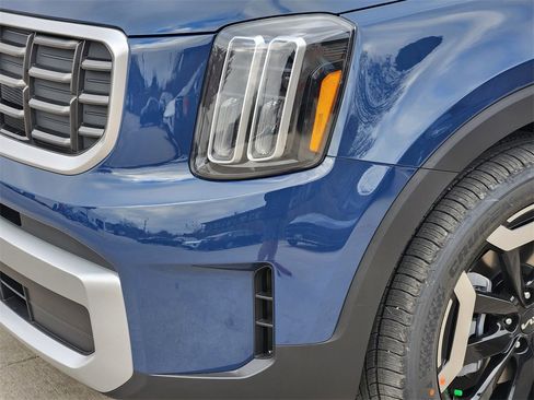 New 2025 Kia Telluride S image 6