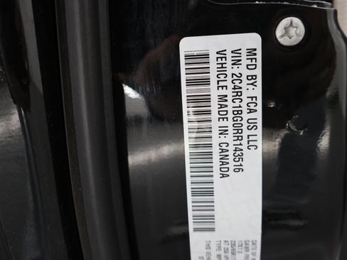 Used 2024 Chrysler Pacifica Touring-L image 62