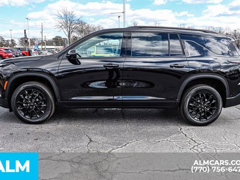 Used 2025 Chevrolet Traverse LT w/ Enhanced Driving Package image 10