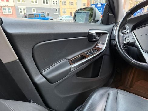 Used 2016 Volvo S60 T5 Premier w/ Climate Package image 25