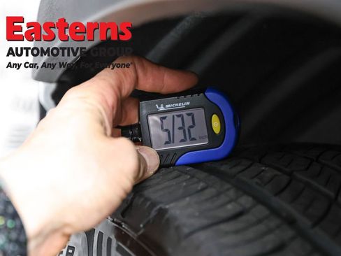 Used 2021 Toyota RAV4 LE image 28