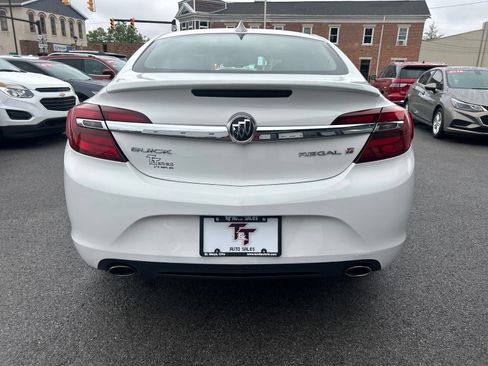 Used 2017 Buick Regal Sport Touring FWD image 3