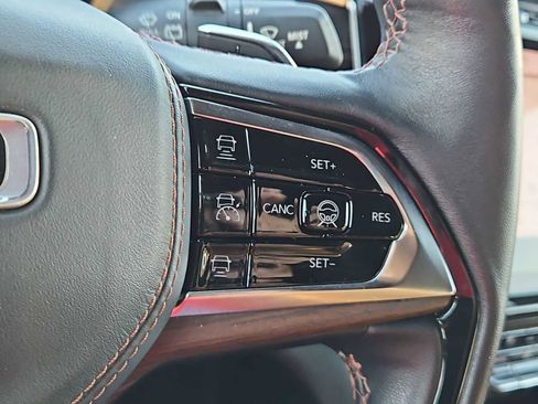 Used 2022 Jeep Grand Cherokee Summit w/ Luxury Tech Group V image 26