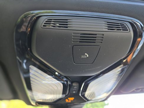 Used 2023 BMW 330i Sedan w/ Driving Assistance Package image 38