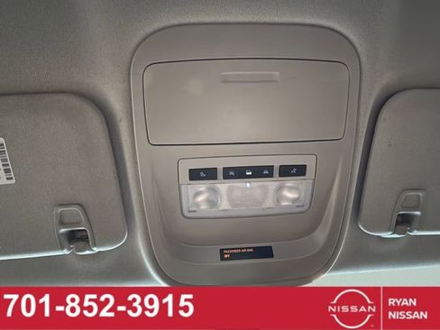 Used 2018 Chevrolet Colorado LT w/ Luxury Package, Chrome image 32