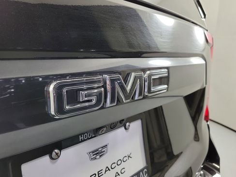 Used 2023 GMC Yukon Denali Ultimate AWD/4WD image 7
