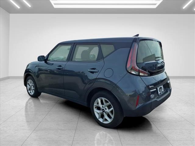 Used 2024 Kia Soul LX w/ Option Group 015 FWD image 13