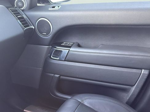 Used 2020 Land Rover Range Rover Sport HSE image 24