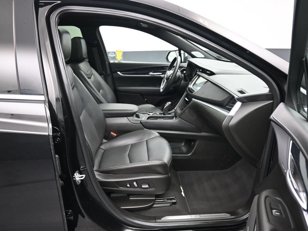 Used 2025 Cadillac XT5 Premium Luxury FWD image 43