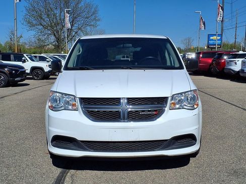 Used 2016 Dodge Grand Caravan SE w/ Quick Order Package 29E SE FWD image 2