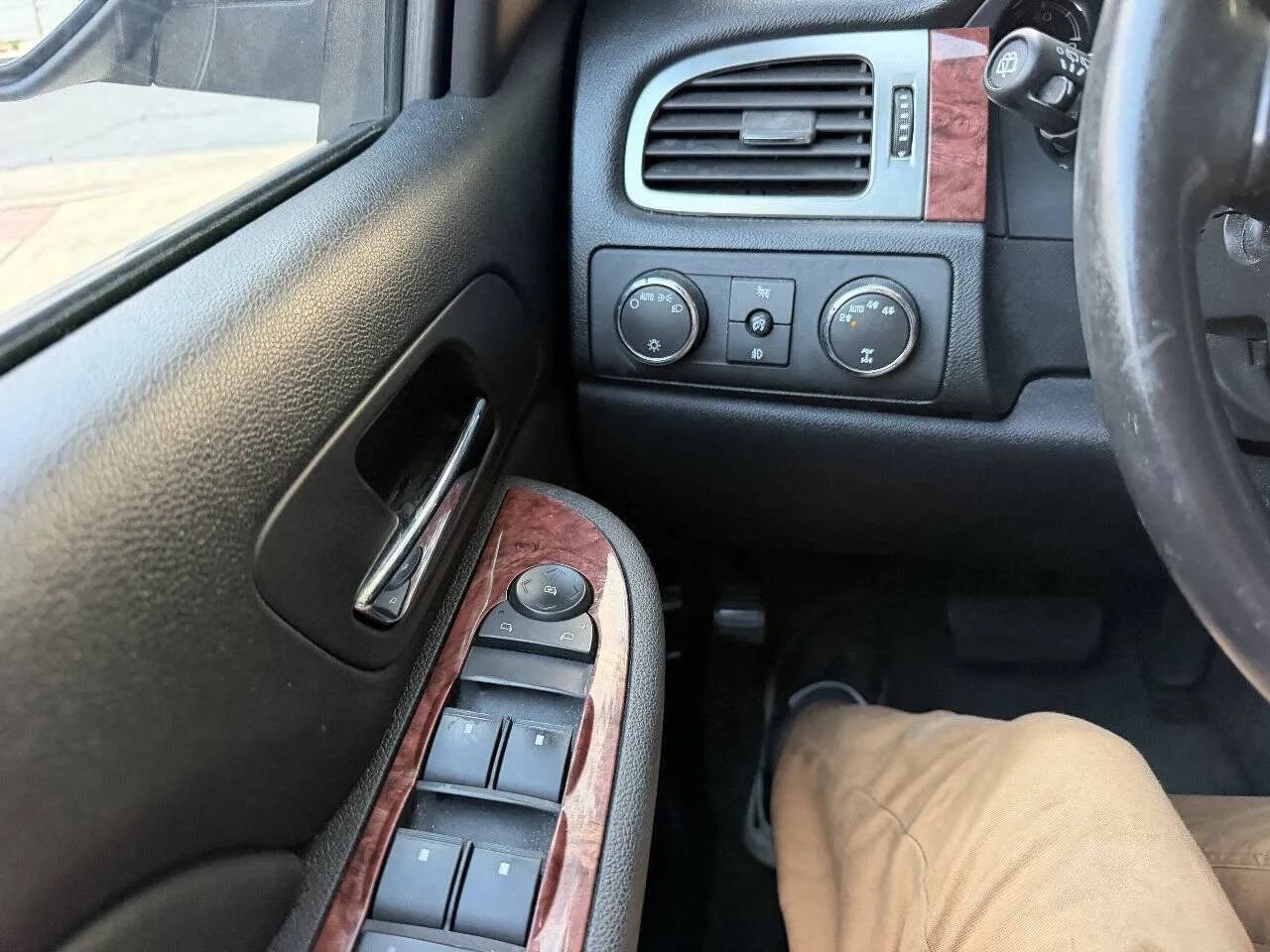 Used 2007 Chevrolet Tahoe LT AWD/4WD image 25