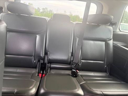 Used 2025 Ford Expedition Active RWD image 17