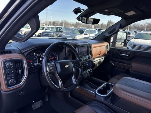 Used 2023 Chevrolet Silverado 3500 High Country image 10