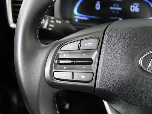 Certified 2026 Hyundai Venue SEL FWD image 25