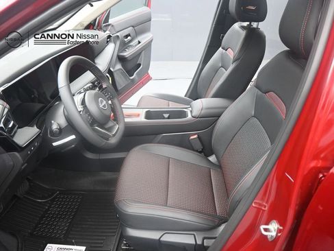 New 2026 Nissan Kicks SR w/ SR Premium Package FWD image 9