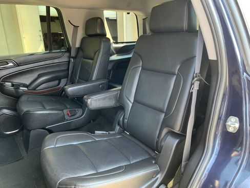 Used 2018 GMC Yukon SLT w/ Premium Edition image 9
