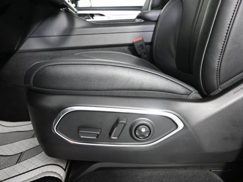 New 2026 Jeep Grand Wagoneer Limited image 23