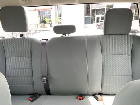 Used 2018 RAM 1500 Express RWD image 28