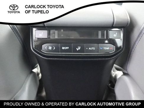 Used 2023 Toyota Highlander Platinum image 26
