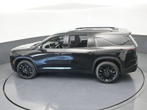 Used 2025 Chevrolet Traverse LT w/ Midnight/Sport Edition image 58