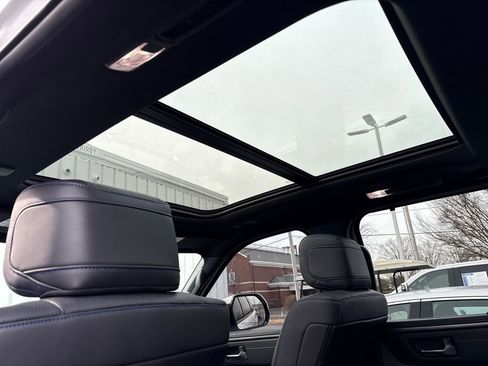 Used 2023 Toyota Sequoia Platinum image 38