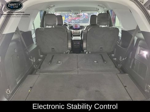 Certified 2021 Ford Explorer XLT w/ Equipment Group 202A AWD/4WD image 18