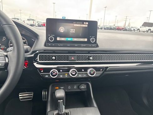 Certified 2025 Honda Civic Sport image 18