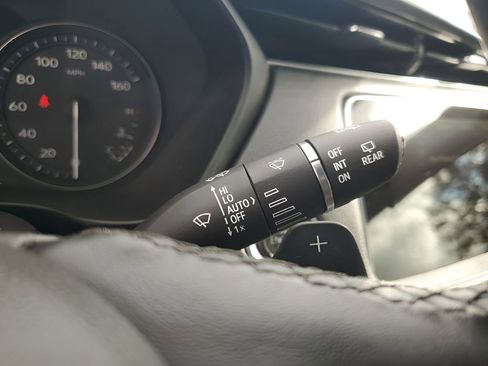 Used 2019 Cadillac XT4 Premium Luxury image 36